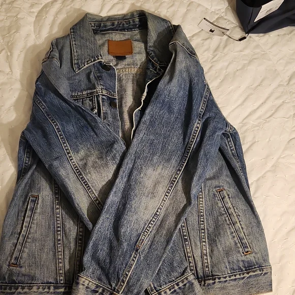 Gap Jean jacket size large - Picture 3 of 7